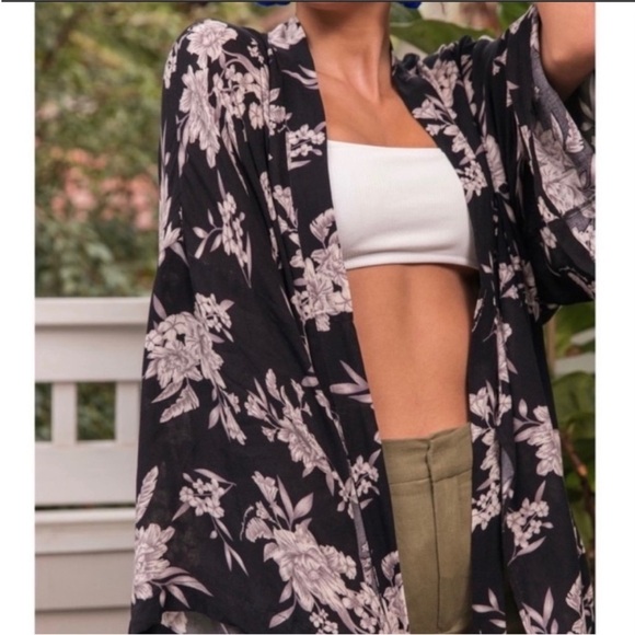 Spiritual Gangster Black Floral Kimono Open Tie Front Kimono Duster - Picture 12 of 13